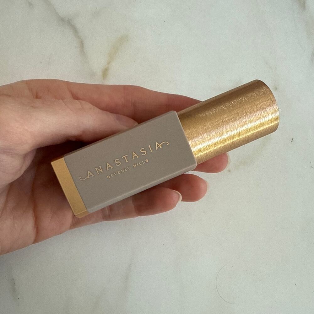 Anastasia Beverly Hills Cast Shadow Smooth Blur Contour Stick Brown